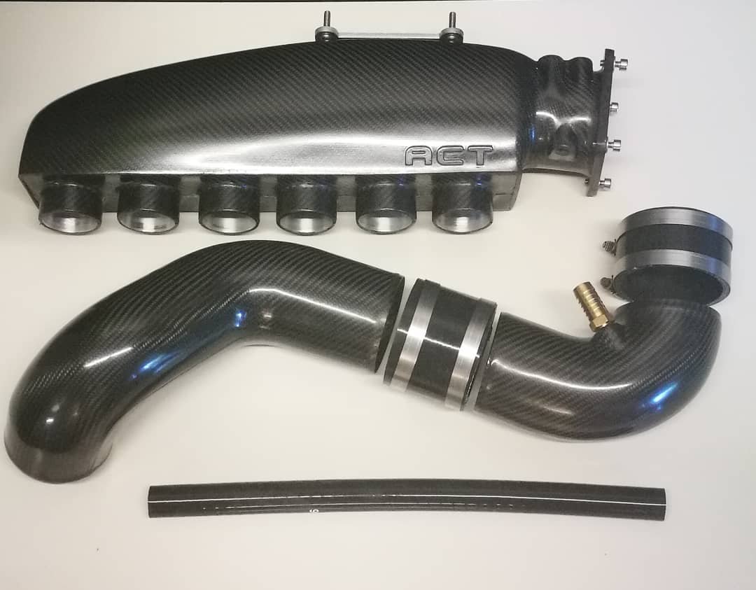 Carbon fibre V6 intake kit plenum and pipes Carbon fibre V6 intake kit plenum and pipes
