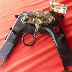 Original Alfa Romeo Alfetta Gtv 2.5 bonnet lock including holder and cable 116465349100 TOP condition