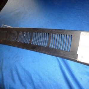Original Alfa Romeo Giulia wiper plate trim 105265411100 NEW