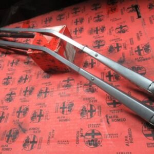 Original Alfa Romeo Montreal wiper arms including blades 105646550404