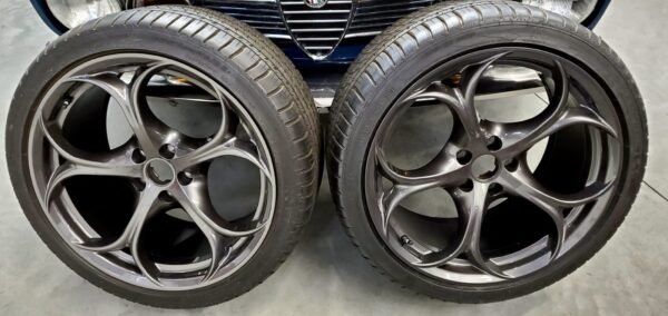 QV-OEM-5-Hole-Dark-19-with-Michelin-Pilot-Sport-AS3-Tires-and-TPMS