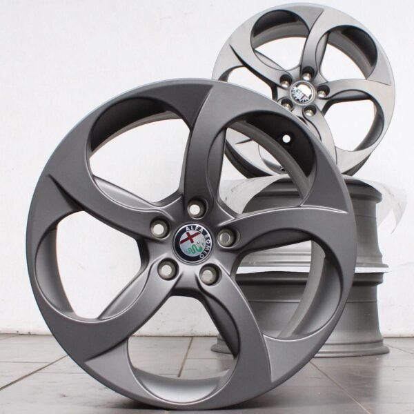 18 inch original Alfa Romeo Giulia Type 952 156109961 alloy wheels new
