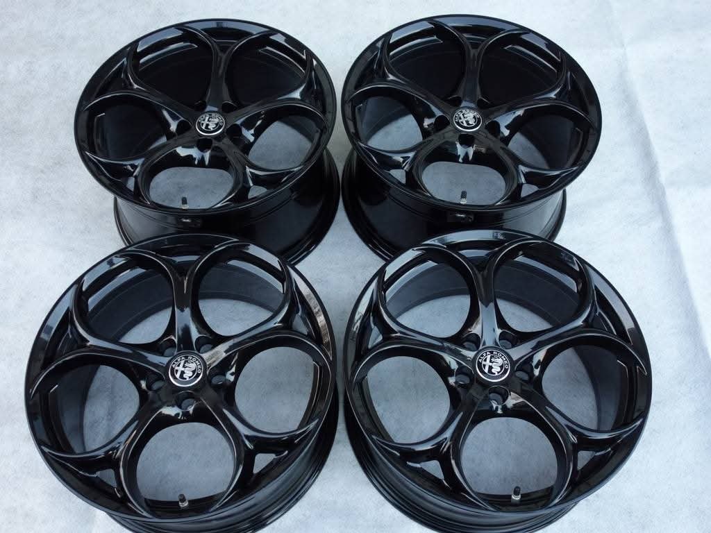 Alfa romeo giulia qv quadrifoglio 19 and 20 inch rims Alfa romeo giulia qv quadrifoglio 19 and 20 inch rims